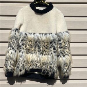 Stylish beautiful VINTAGE molliolli Women's Sweater with Faux Fur Accents!!